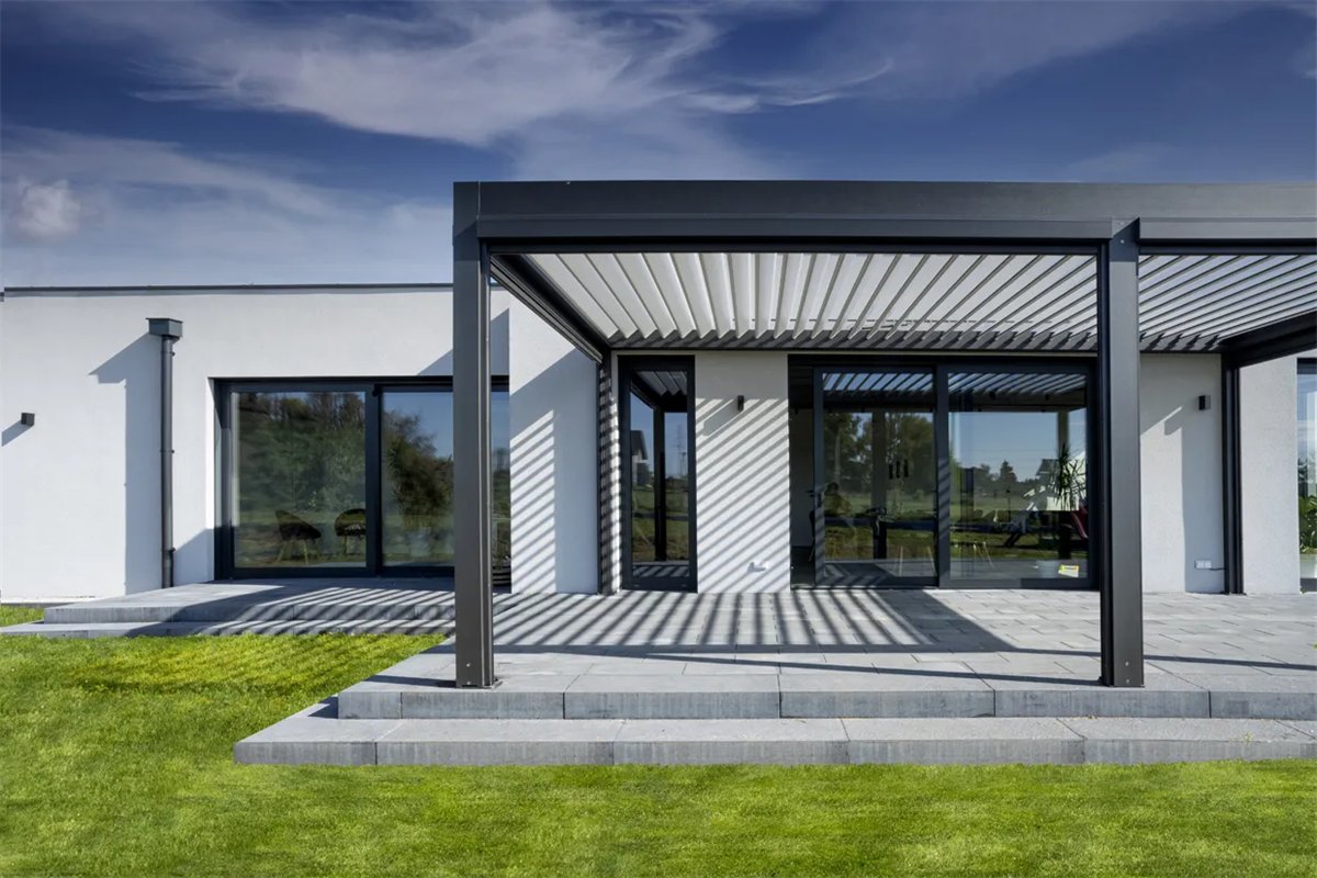 Realizacja Vertum Decor – nowoczesne osłony okienne we wnętrzu